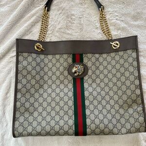 Gucci Beige GG Supreme Canvas Tote with Green and Red Web